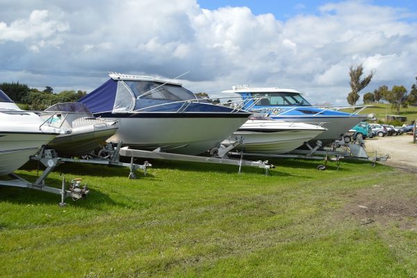 boat-storage95E38F7F-BCB3-4F9A-C394-4E0F43DC0F8C.jpg